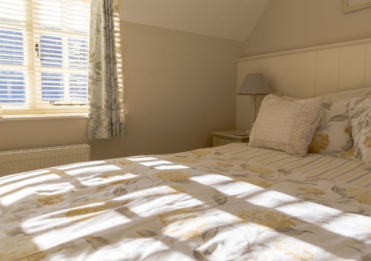Jasmine Cottage - 2 Bedroom In Heart Of Bourton! מראה חיצוני תמונה