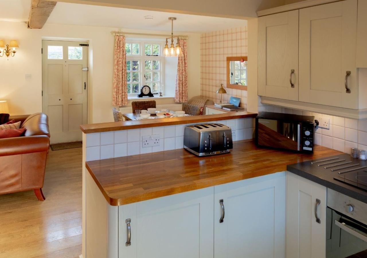 Jasmine Cottage - 2 Bedroom In Heart Of Bourton! מראה חיצוני תמונה