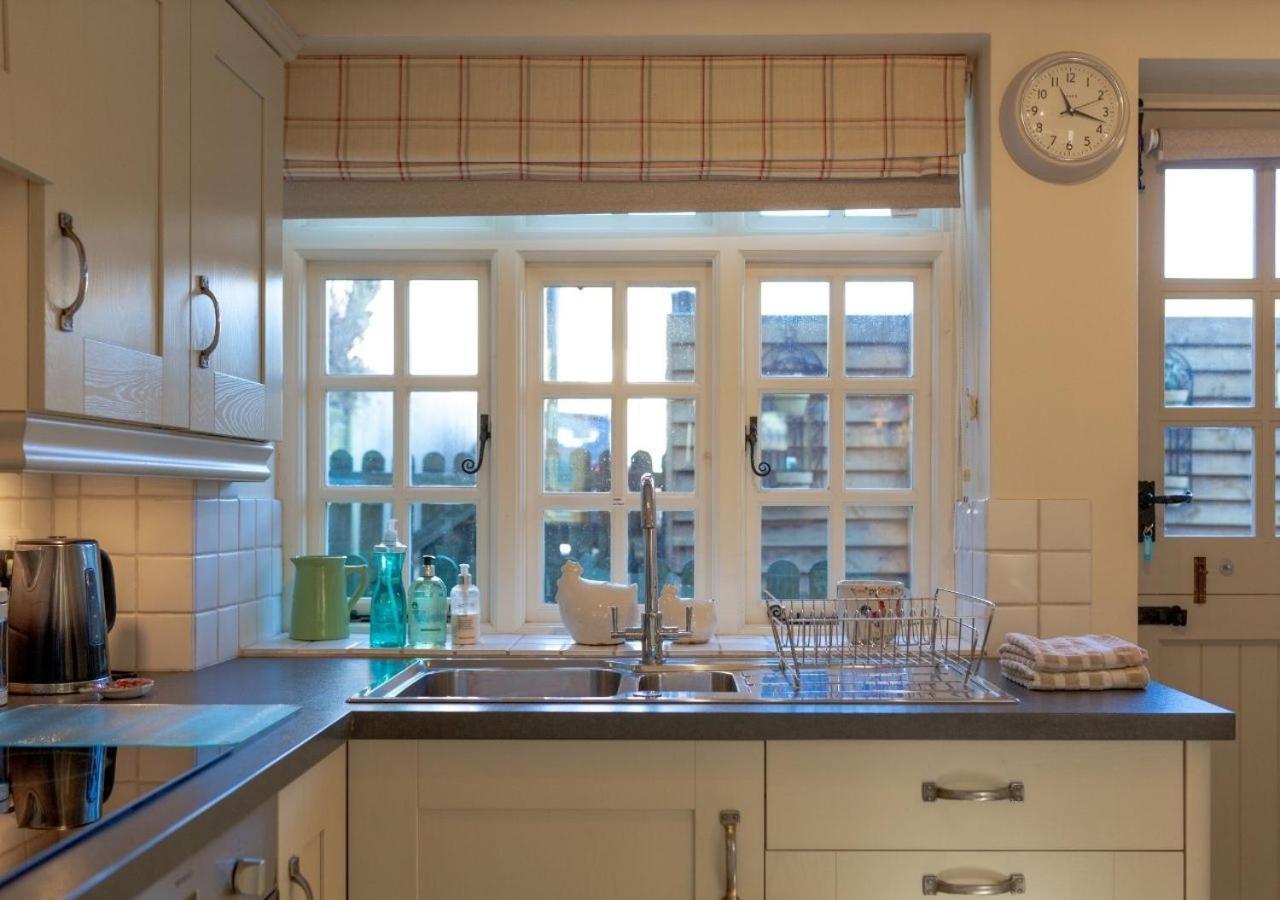 Jasmine Cottage - 2 Bedroom In Heart Of Bourton! מראה חיצוני תמונה