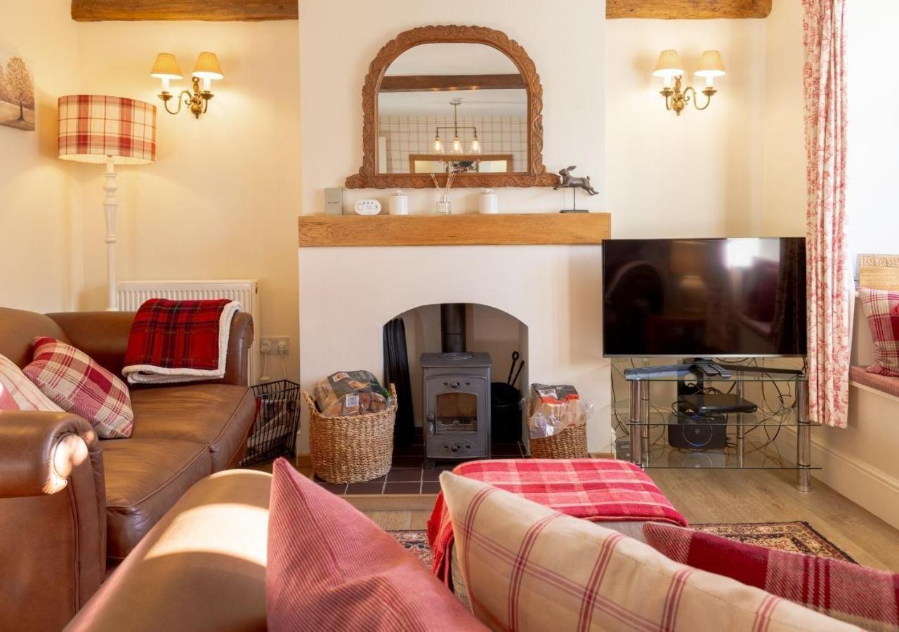 Jasmine Cottage - 2 Bedroom In Heart Of Bourton! מראה חיצוני תמונה