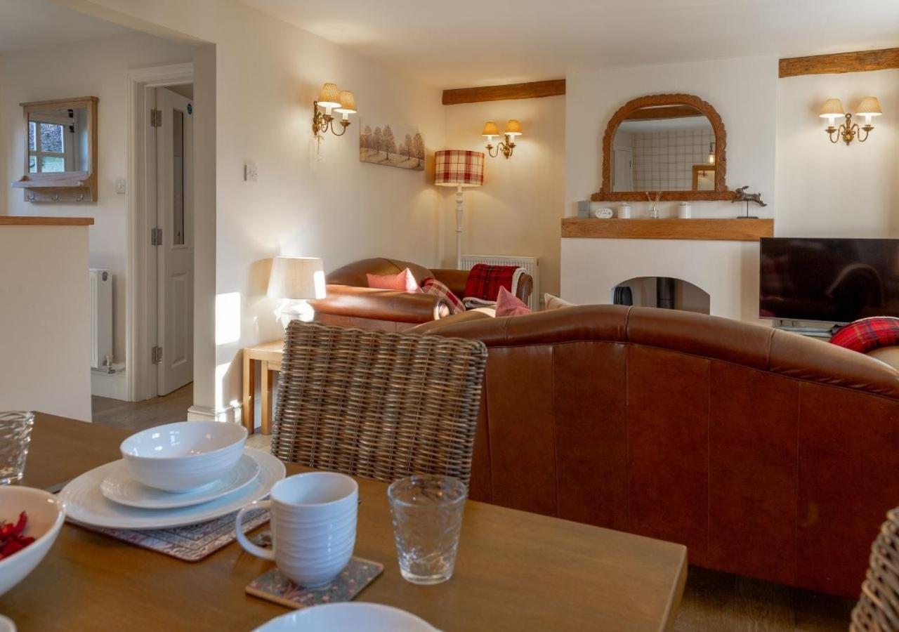 Jasmine Cottage - 2 Bedroom In Heart Of Bourton! מראה חיצוני תמונה